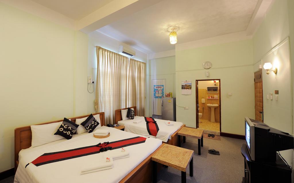 Cinderella Hotel Moulmein Camera foto