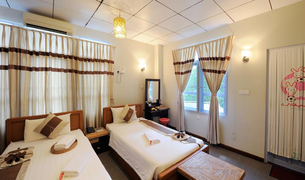 Cinderella Hotel Moulmein Camera foto