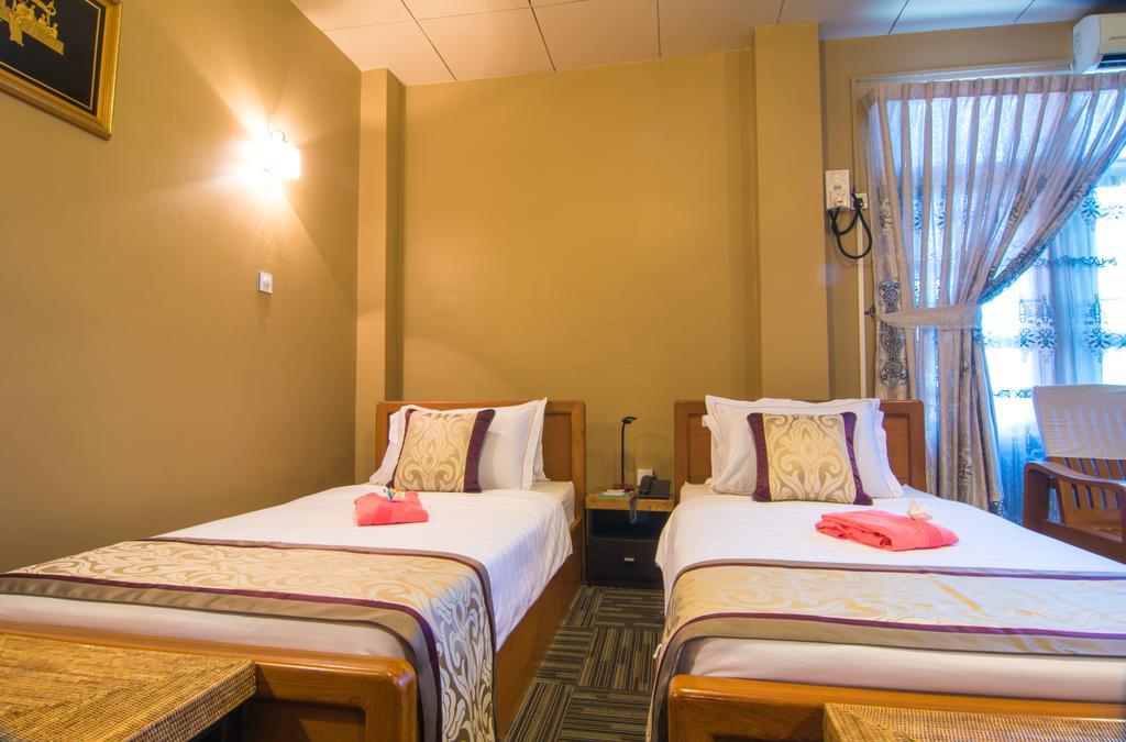 Cinderella Hotel Moulmein Esterno foto