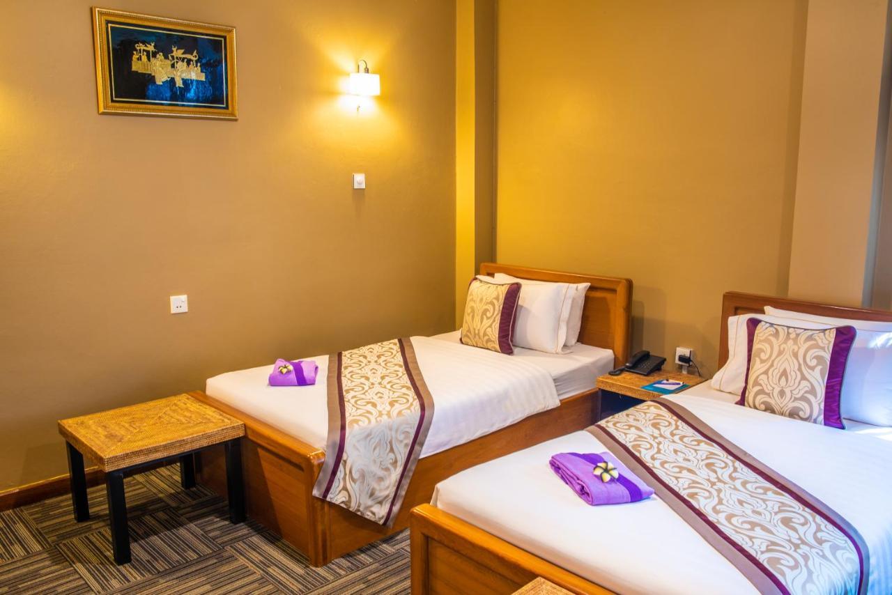 Cinderella Hotel Moulmein Esterno foto