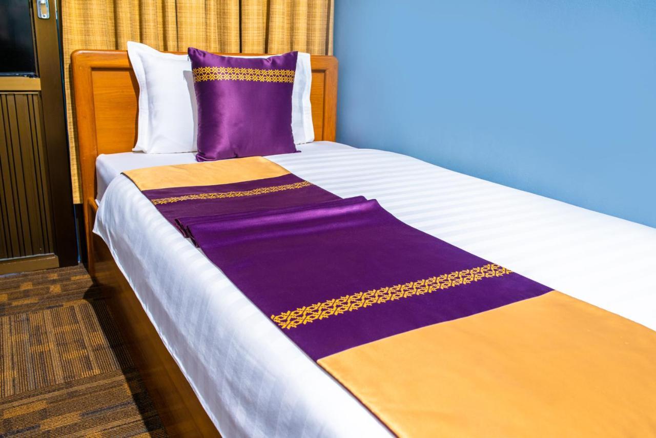 Cinderella Hotel Moulmein Esterno foto
